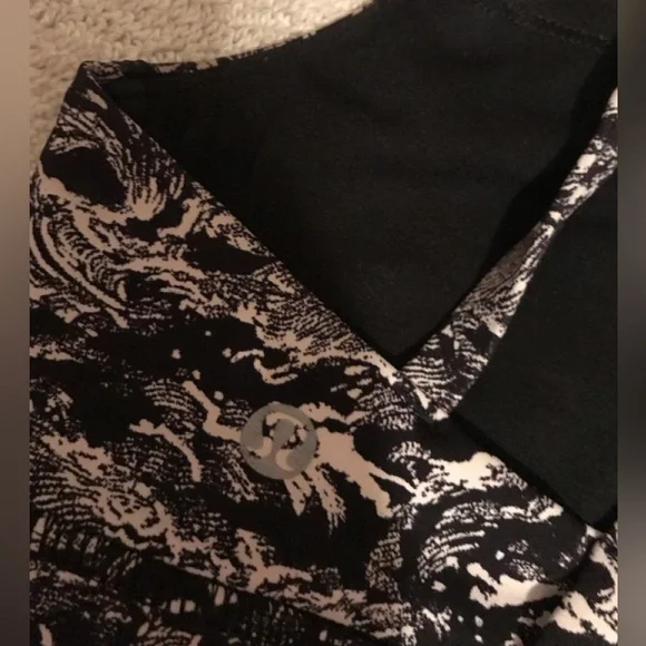 Lululemon energy bra - Picture 3 of 4